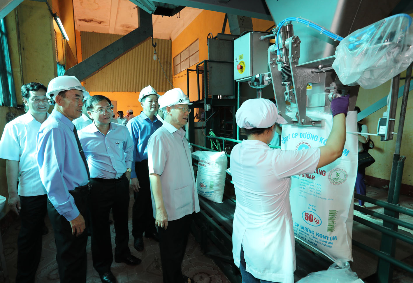 Phê phán luận điệu xuyên tạc: Đổi mới ở Việt Nam là “đổi mới nửa vời” vì “không đổi mới chính trị”, “không hiệu quả”(?!)